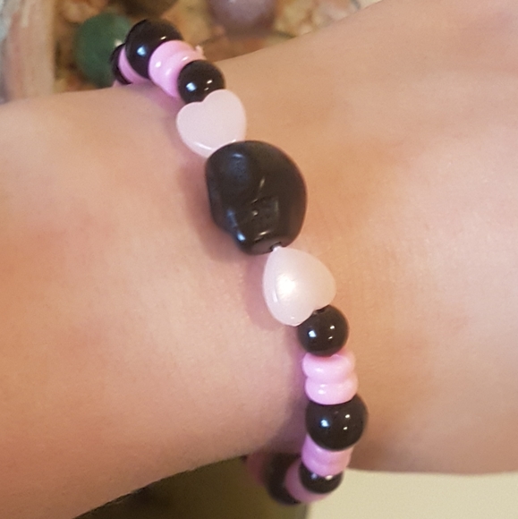 💀💗 Loving bones Onyx glow bracelet - Picture 4 of 5